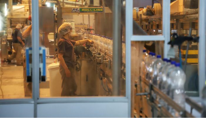 Com alta de 1,2% em 12 meses, indústria do Paraná cresce acima da média nacional